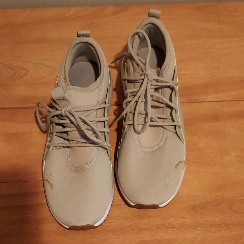 Puma Women's Beige Sneakers